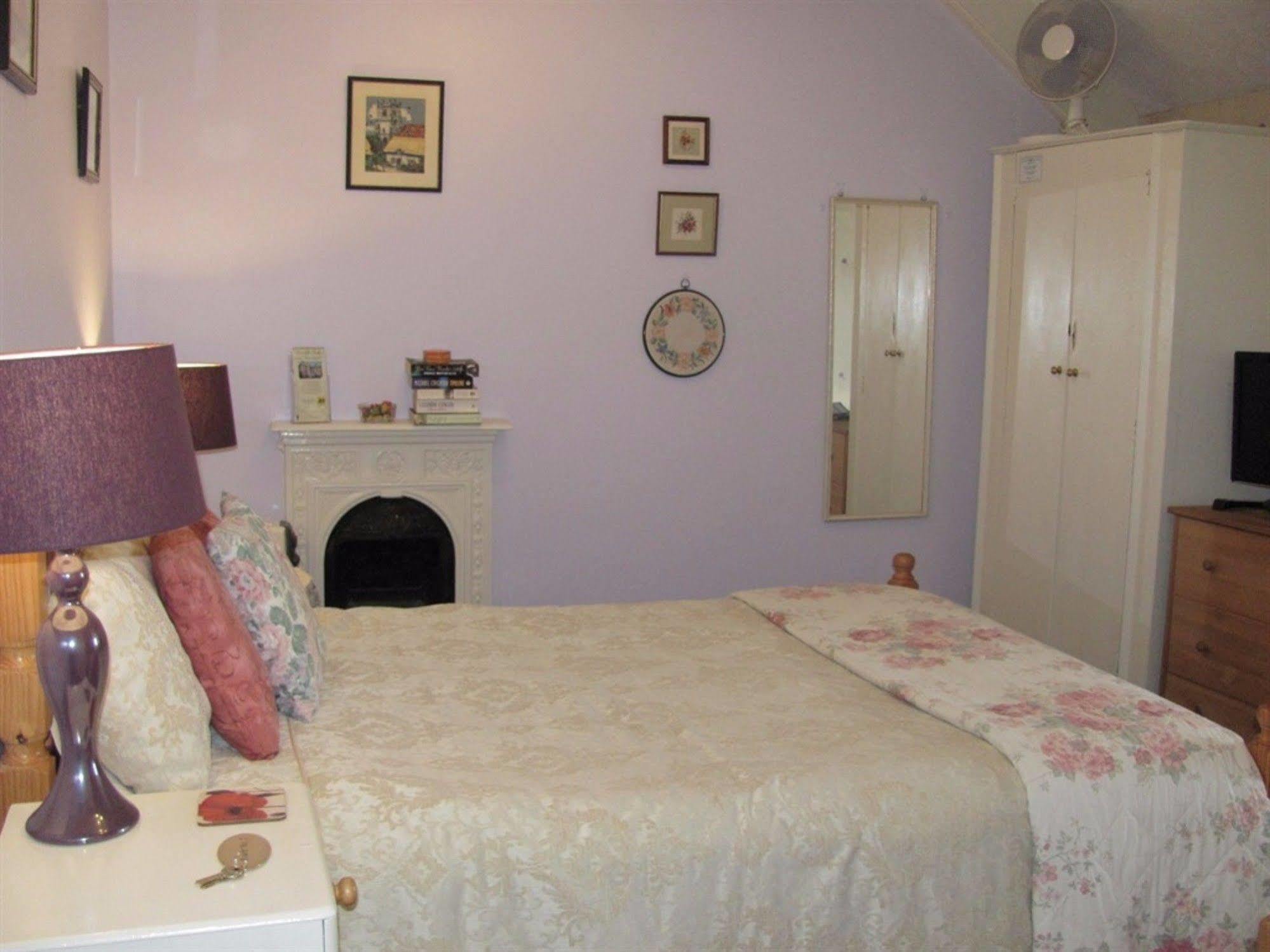 Penrose Bed & Breakfast Лостуитиел Экстерьер фото