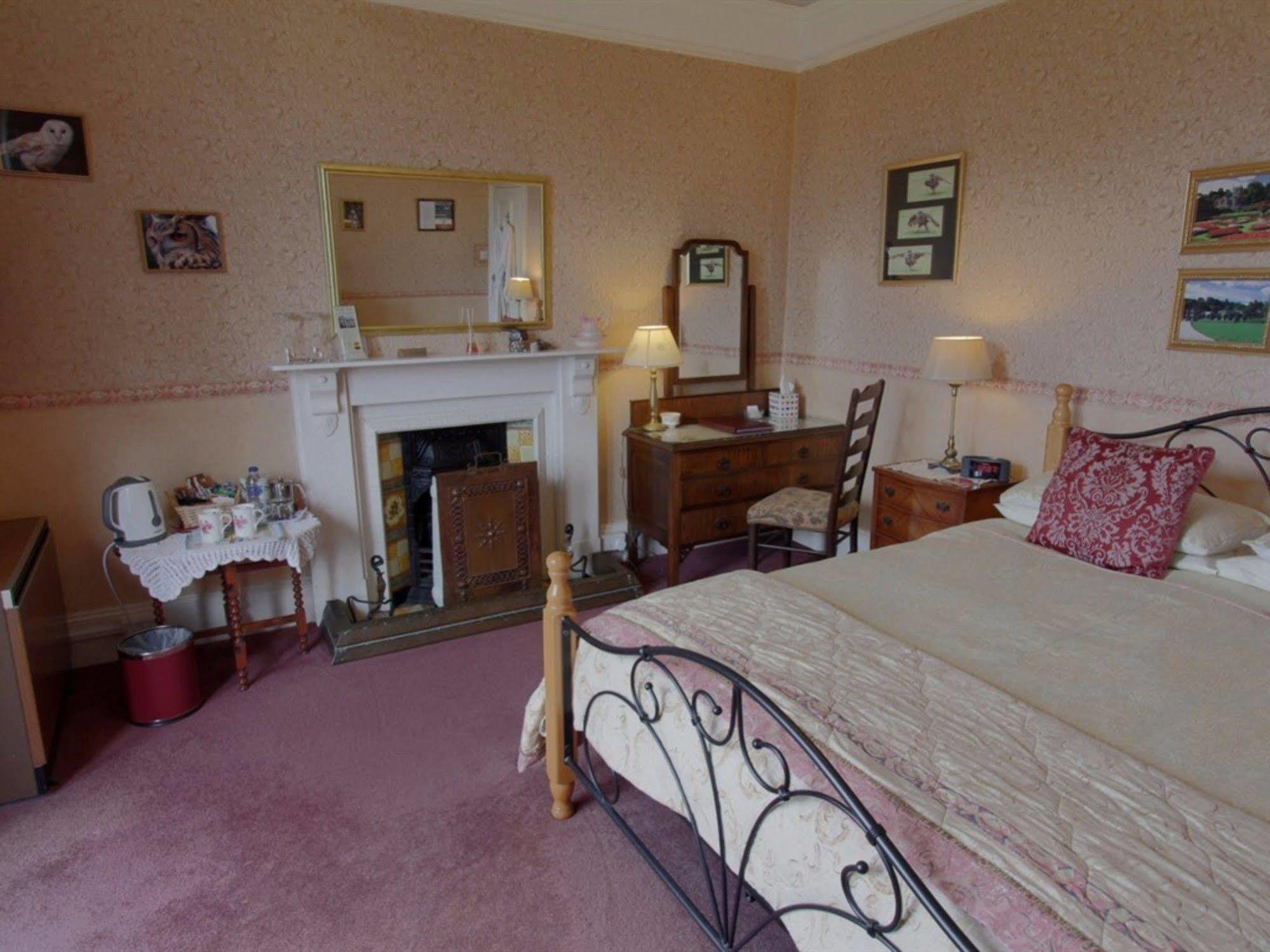 Penrose Bed & Breakfast Лостуитиел Экстерьер фото