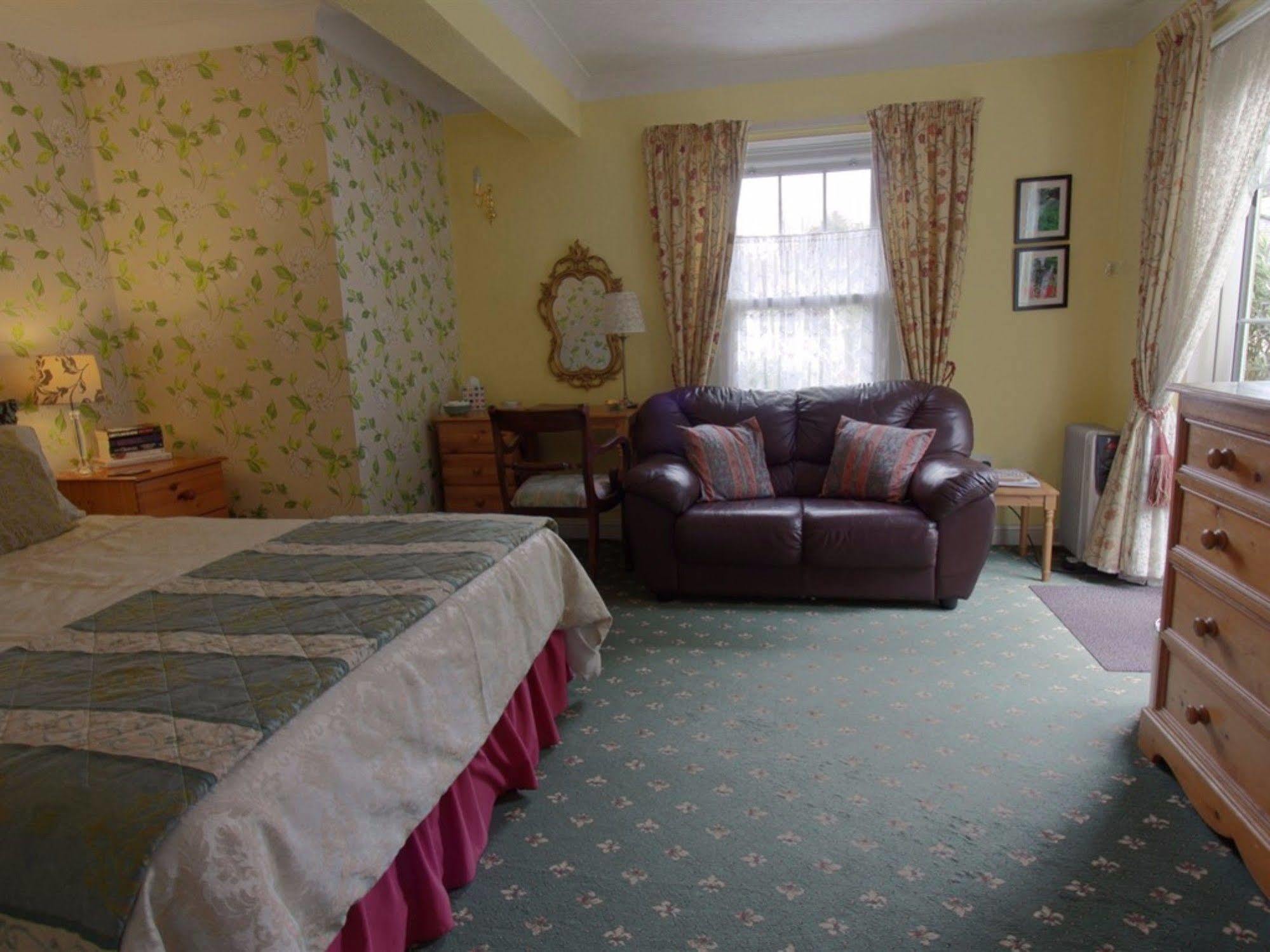 Penrose Bed & Breakfast Лостуитиел Экстерьер фото